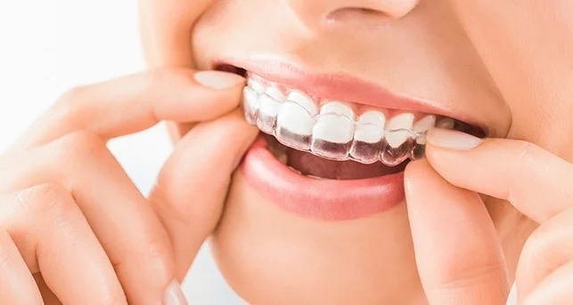 بروز الأسنان الأمامية وطرق الوقاية منها