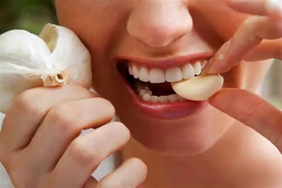 الأسنان الملتهبة وأفضل مضاد حيوى طبيعى لها