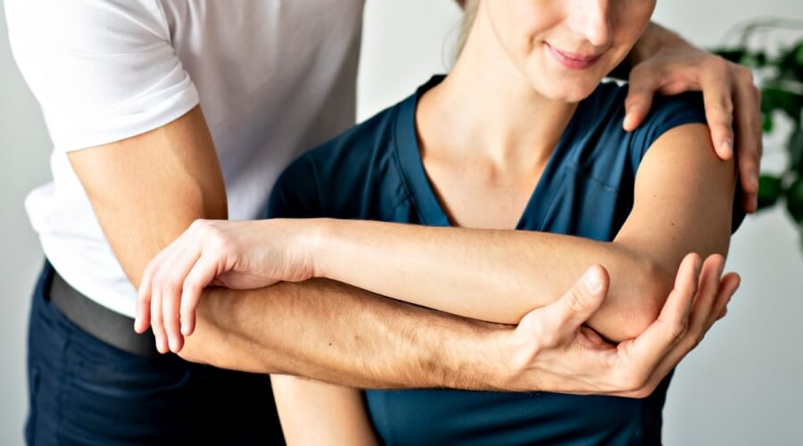 أهمية العلاج الطبيعي بعد عملية استئصال الثدي