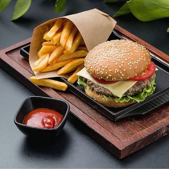 خطورة تناول الوجبات السريعة على الصحة  فى رمضان