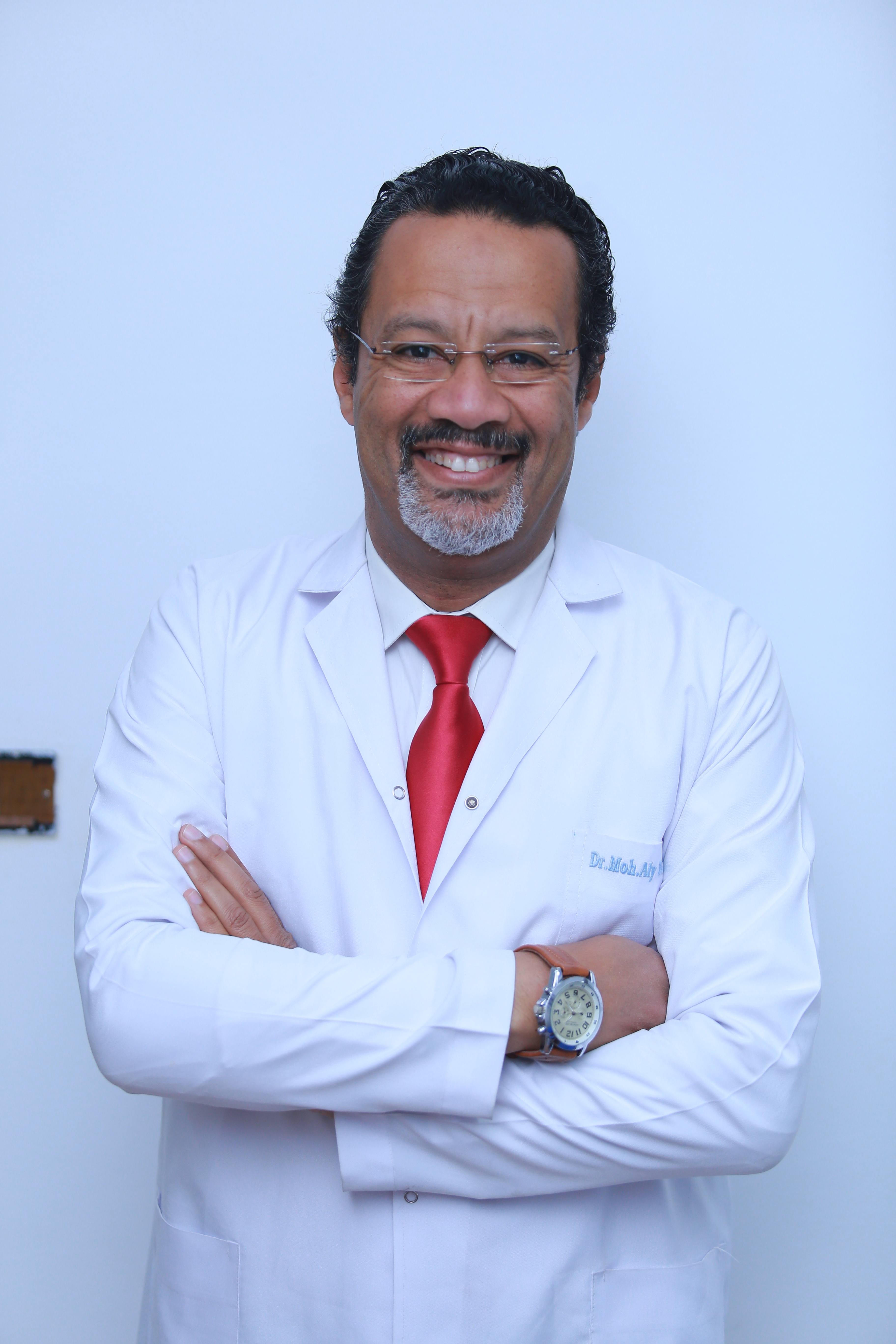 دكتور MOHAMED ALY YOUSSEF استشاري جراحة الأطفال و العيوب الخلقية ,ومسالك الاطفال ﻿ زميل في الابراهيمية