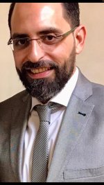 دكتور محمد كمال ابوريا استشاري تجميل وتركبيات الاسنان الثابته في الدقي