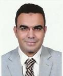 دكتور محمد رجب استاذ جراحة المخ والاعصاب -طب القصر العيني في فيصل
