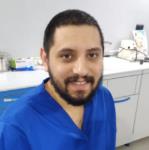 دكتور عبد الرحمن حسين-Mr Smile اخصائي اسنان زميل الكليه الملكيه البربطانيه للجراحين - مركز طبي في المعادي