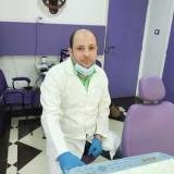 دكتور اسامة سليم أخصائي طب الفم والاسنان جامعة عين شمس في الزقازيق
