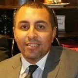 دكتور احمد عاصم مدرس واستشاري جراحة المخ والأعصاب والعمود الفقري بالقصر العيني في الدقي