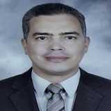 دكتور مجدي محمد مصطفى مدرس واستشاري طب وجراحة العين في مركز اسيوط