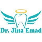 أخصائية طب الفم والاسنان