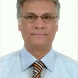 دكتور احمد يحيي احمد فريد استاذ الجراحة العامة بكلية الطب - استشاري جراحة المناظير والتجميل في ميدان الجيزة