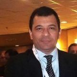 دكتور طارق عزمي استشاري امراض الكبد والباطنة و رئيس قسم بمعهد الكبد و الجهاز في المهندسين