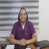 دكتور عمرو عمارة استشاري تجميل و زراعة الأسنان في المقطم