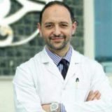 دكتور محمد حسني استاذ طب و جراحات العيون بجامعة القاهره في المهندسين