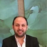 دكتور أحمد علي عبيه مدرس و استشاري بقسم علاج الاورام بكلية الطب والمركز الطبي العالمي في الزقازيق