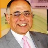 دكتور ابو بكر النشار استاذ امراض النساء و التوليد واستشاري الحقن المجهرى في المنصورة