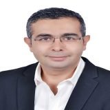 دكتور احمد كحيل مدرس و استشاري جراحة المخ والأعصاب والعمود الفقري في المعادي
