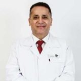 دكتور محمد طلعت أستاذ أمراض الباطنة وأمراض الدم الاكلينيكية في الزمالك