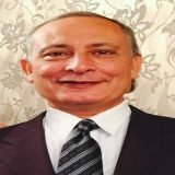دكتور عماد عبد الحافظ استاذ الجراحة العامة وجراحة المناظير بكلية الطب في المنصورة