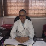 دكتور ياسر ابو الوفا استشارى امراض نسا و توليد و رئيس قسم النسا و التوليد بمستشفى في حدائق الاهرام