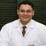 دكتور محمد طالت  في مدينة الكويت