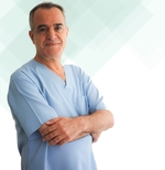 دكتور غسان ابو حمدان طبيب اسنان في 