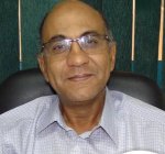 دكتور جمال لاشين استشاري جراحة العظام والعمود الفقري في المنيل