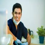دكتور محمد الحديدي أخصائي زراعة و تقويم الأسنان في الرحاب