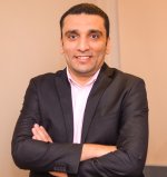 دكتور أنس حسيني عبده محمد أخصائي طب وجراحة العيون في مصر الجديدة