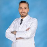 دكتور عمرو يزيد مدرس الشبكية والجسم الزجاجي والليزر معهد بحوث امراض العيون في المهندسين