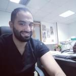 دكتور احمد محمد رياض طبيب الفم والاسنان ماجستير التركيبات المثبتة علاج وتجميل في الهرم