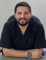 دكتور عبد الرحمن حسين-Mr Smile اخصائي اسنان زميل الكليه الملكيه البربطانيه للجراحين - مركز طبي في المعادي