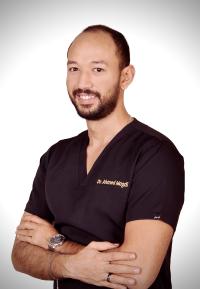 دكتور احمد مجدى الجيلانى اخصائى جراحة فم و الاسنان في الشروق