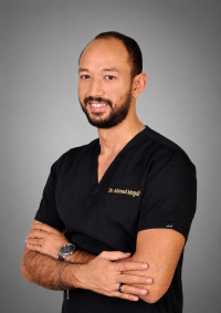 دكتور احمد مجدى الجيلانى اخصائى جراحة فم و الاسنان في الشروق
