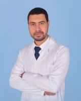 دكتور ياسر محمد عبدالرحيم استشارى جراحة العظام والمفاصل في المعادي