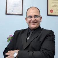 استشاري طب الاطفال وحديثي الولاده