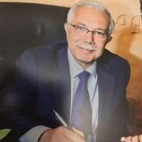 دكتور هشام صالح استشارى وامراض النساء والولادة والعقم في المهندسين