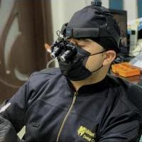 اخصائي تقويم و زراعة الأسنان