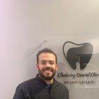 اخصائي طب الجراحة الفم والاسنان