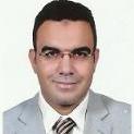 دكتور محمد رجب استاذ جراحة المخ والاعصاب -طب القصر العيني في فيصل