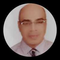استاذ امراض النساء والتوليد