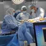 أستاذ وأستشاري جراحة العظام والركبة والمناظير والمفاصل الصناعية 
دكتوراه جراحة العظام جامعة بروكسيل