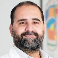 أخصائي علاج طبيعي