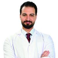 دكتور عمر خميس استشاري العلاج الطبيعي والتغذية العلاجية في العصافرة