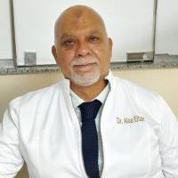 استشاري امراض الباطنة والسكر والجهاز الهضمي