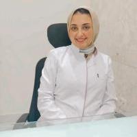 أخصائية طب الاسنان