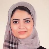 أخصائيه طب الفم والأسنان جامعه عين شمس 
عضو الجامعه الملكيه للجراحين - انجلترا
أخصائيه جوده الرعايه الصحيه - الجامعه الامريكيه