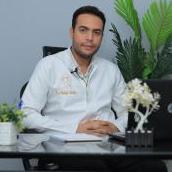 أخصائي جراحة ماجستير جامعة عين شمس و عضو كلية الجراحين الملكية في ادنبرة MRCS 
مدرس مساعد الجراحة في جامعة new giza 
أخصائي جراحة في مستشفى النسايم و مستشفى الجوي التخصصي