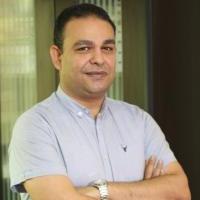 استشاري جراحة عظام عضو جمعيه جراحه العظام المصريه
عضو جمعيه جراحه العظام الامريكيه
ماجستير جراحة العظام. جامعة عين شمس 
د.دكتوراه جراحه العظام القصر العيني 
علاج تشوهات وتجميل العظام
علاج الكسور المعقده والتهاب وتلوث العظام بالعلاجات المتقدمه