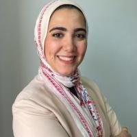 اخصائيه الفم والاسنان والتركيبات الثابته والمتحركة