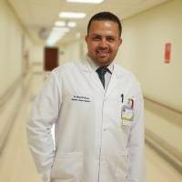 استشاري جراحة العظام واصابات الملاعب والمفاصل الصناعية 
علاج الخشونة والام العمود الفقري بدون جراحة