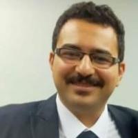 اخصائي جراحه العظام والمفاصل والعمود الفقري 
ماجستير جراحه العظام جامعة عين شمس 
بكالوريوس الطب والجراحة العامة كلية الطب جامعة عين شمس 
عضو الجمعية المصرية لجراحة العظام